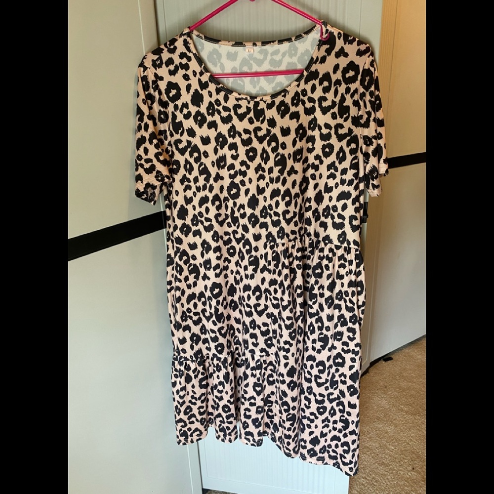 Cheetah print t-shirt style swing dress.